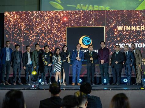 AP Bren, Moonton win big in 2023 Philippine Esports Awards.